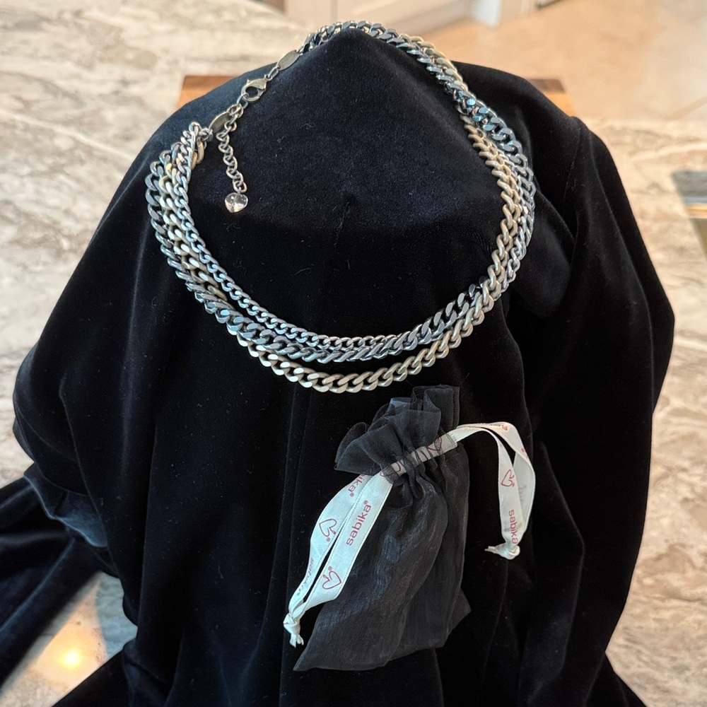 Sabika Elegant Silver 3 tone Chain Necklace